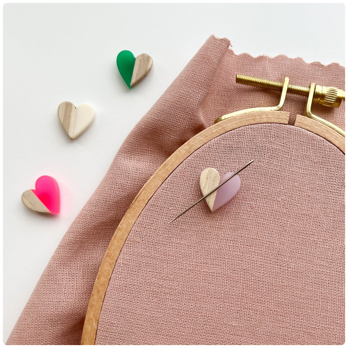 Heart Magnetic Needle Minder