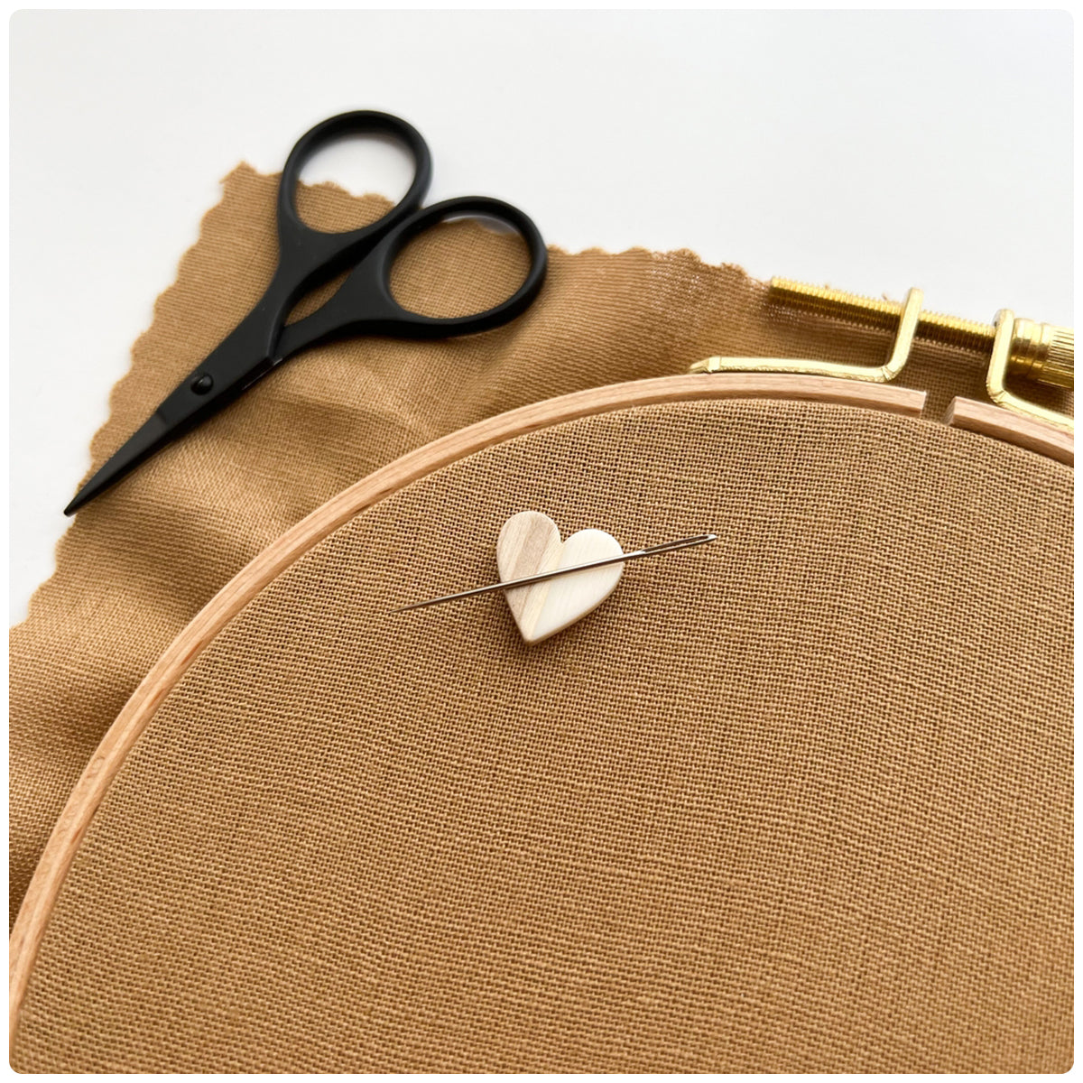 Heart Magnetic Needle Minder